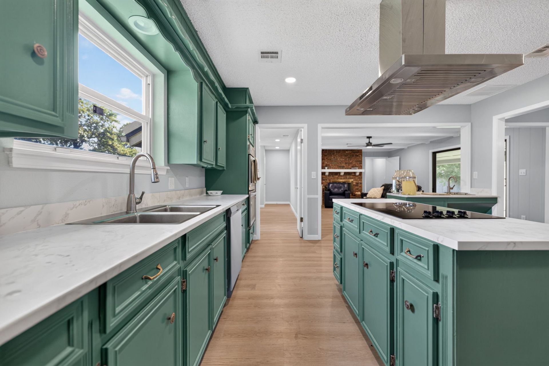 Kitchen & Hallway